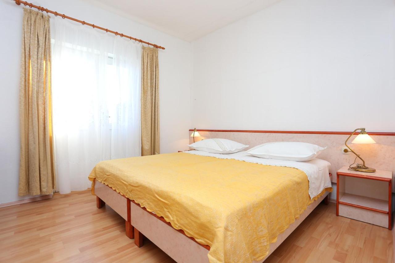 Apartment Igrane 311B Экстерьер фото